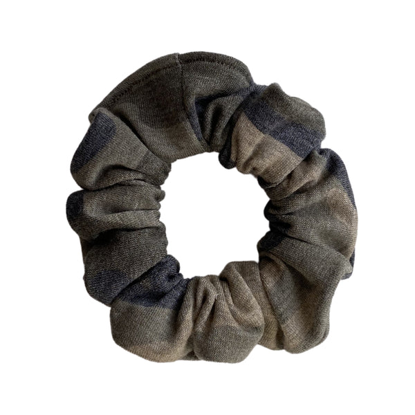 Camouflage scrunchie