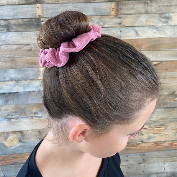 Light mauve ribbed scrunchie on head Pipevine Designs