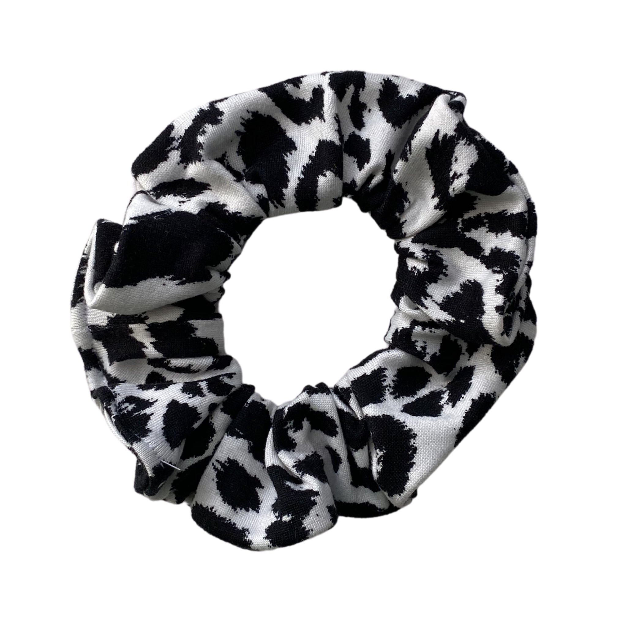 Black leopard on white, semi matte scrunchie